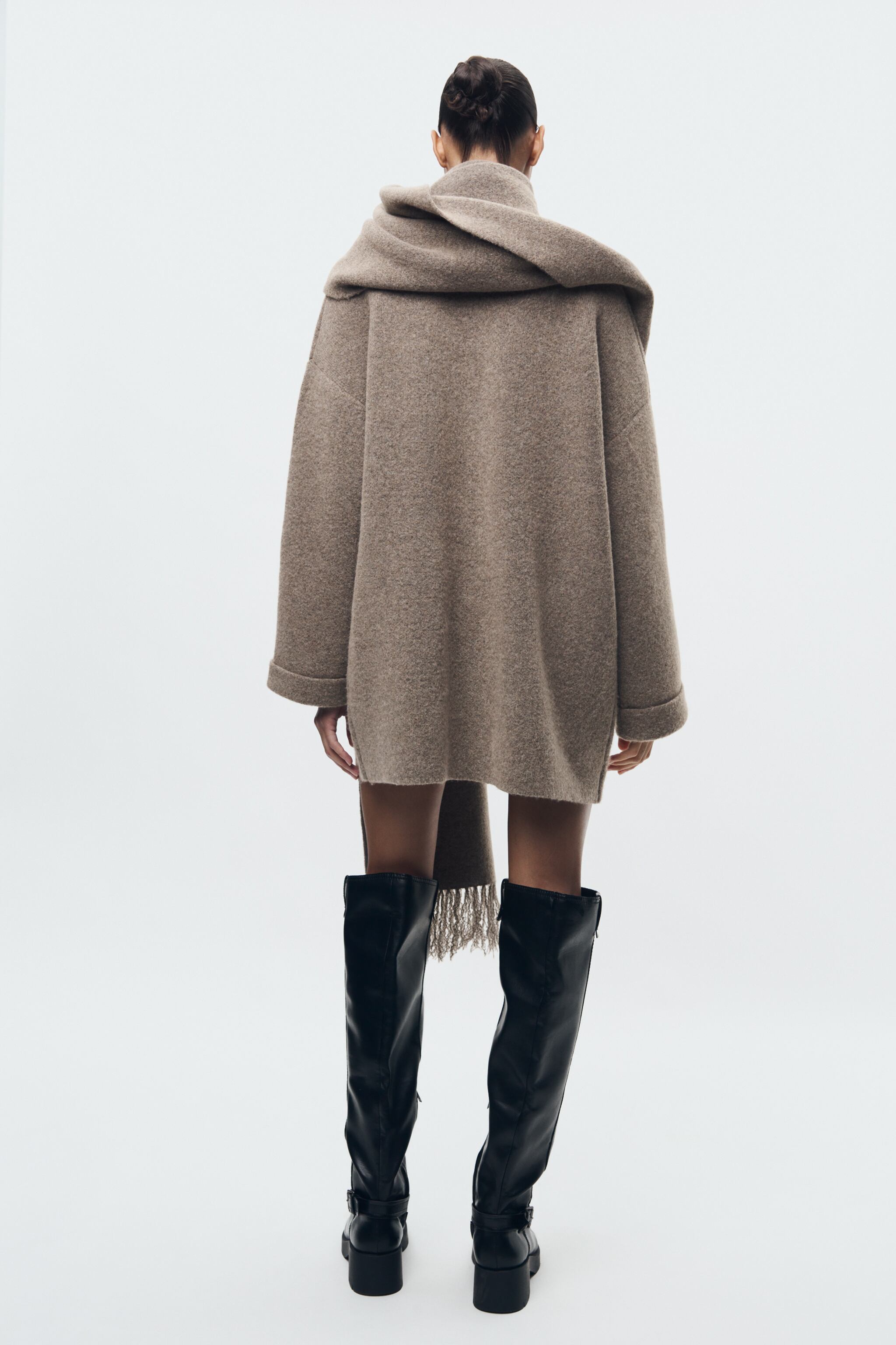 Rose™ | Short Knit Coat with Scarf