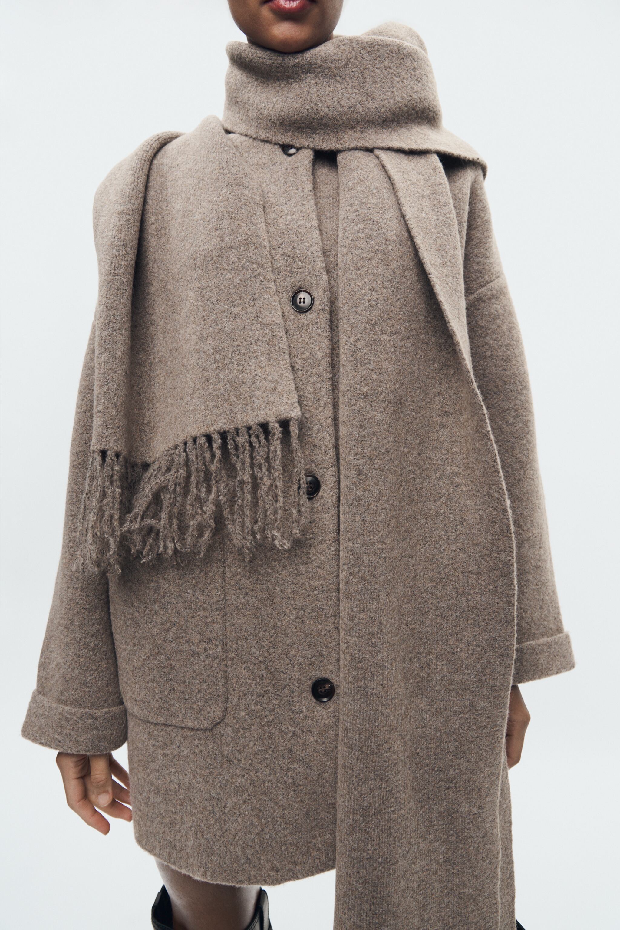 Rose™ | Short Knit Coat with Scarf
